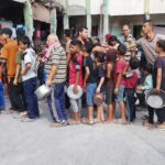 Hot Meals Delivered to Displaced Families in Al-Zeitoun, Gaza